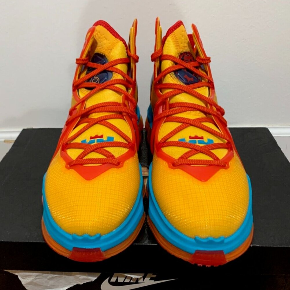 Lebron 19 'Space Jam'